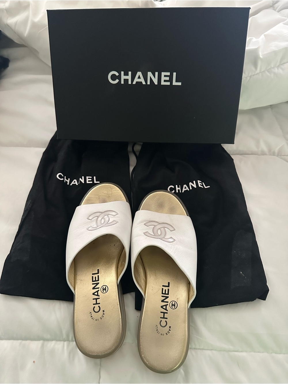CHANEL CC Logo Double C's Women White & Gold Slide Mule
